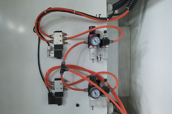 DT R2012VH CNC স্পঞ্জ কাটিং মেশিন নমনীয় ফোমের জন্য 3D আকার