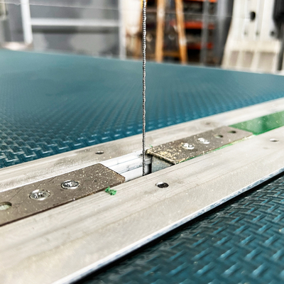 2860rpm উল্লম্ব ইভা ফোম কাটার মেশিন দ্রুত তারের বিল্ডিং উপকরণ