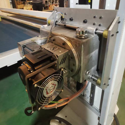 সিই সহ 2 ডি এবং 3 ডি স্পঞ্জের আকার কাটাতে উচ্চ নির্ভুলতা এবং দক্ষতার জন্য সিএনসি ডুয়াল ওসিলেটিং ব্লেড ফোম কাটার