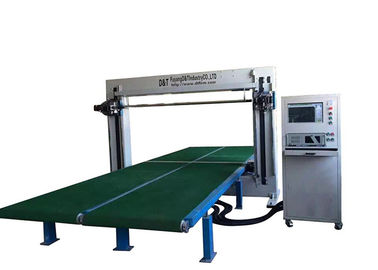 যথার্থ Oscillating ফলক কর্তনকারী CNC মেশিন স্বয়ংক্রিয় Polyurethane ফোম মেশিন