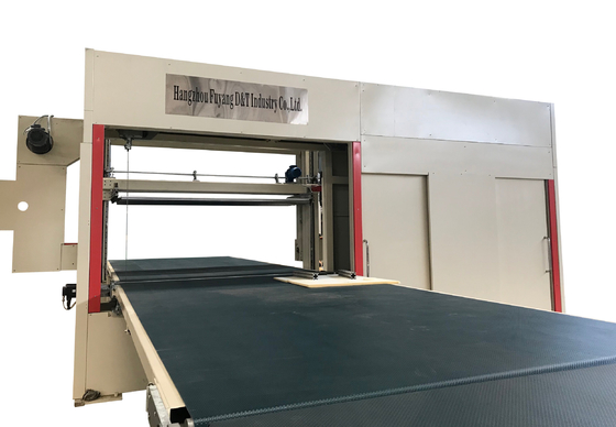 নমনীয় ফোমের জন্য খাড়া CNC স্পঞ্জ কাটিং মেশিন 40m/মিনিট 3D আকৃতি